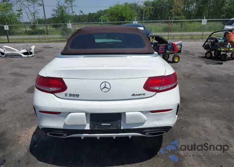 2018 Mercedes-Benz C 300 4Matic из США, поврежденный, VIN WDDWK4KB4JF618940